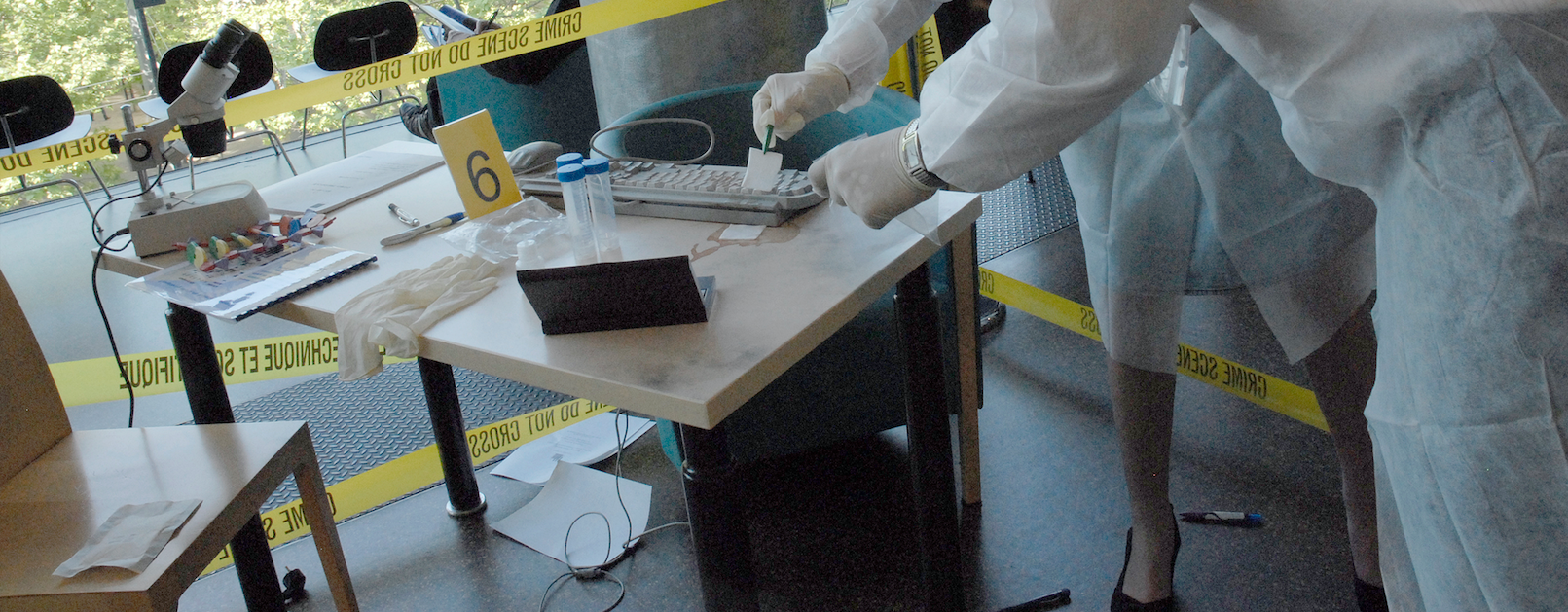 Capture d'écran d'un atelier "Police scientifique" organisé à la médiathèque Émile Zola de Montpellier. Capture d'écran d'un atelier "Police scientifique" organisé à la médiathèque Émile Zola de Montpellier.