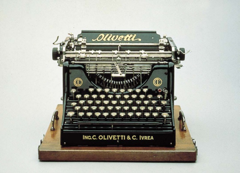 Machine à écrire Olivetti M1