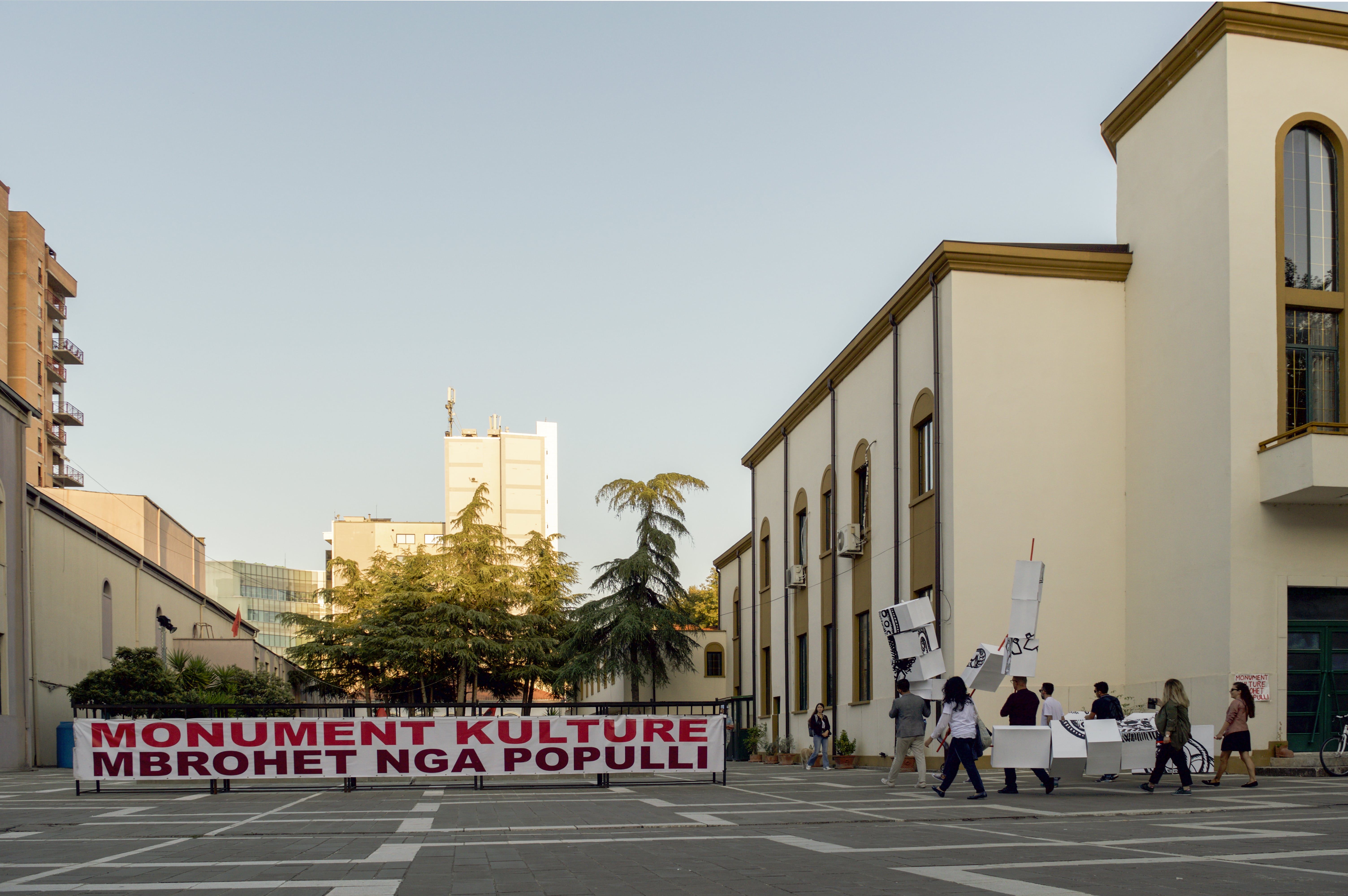 Rena Rädle and Vladan Jeremić, Paris Commune Revisited/Komuna e Parisit Revisited, 2019. Rena Rädle and Vladan Jeremić, Paris Commune Revisited/Komuna e Parisit Revisited, 2019.