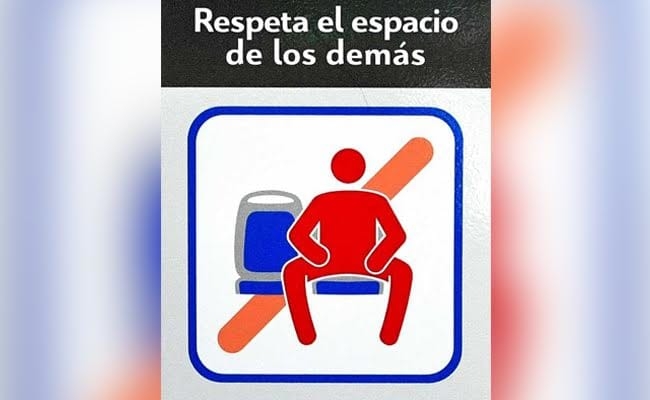 Campain in the public transportation in Madrid against manspreading.