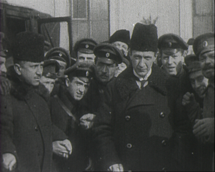 Alexandre Kerenski, mars 1917. Photogramme extrait de l’archive filmique Chronique de la Russie libre, Comité Skobelev Alexandre Kerenski, mars 1917. Photogramme extrait de l’archive filmique Chronique de la Russie libre, Comité Skobelev