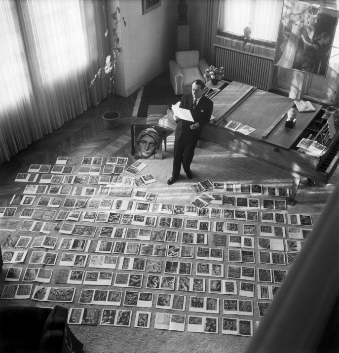 André Malraux devant son musée imaginaire, photographié par Maurice Jarnoux André Malraux devant son musée imaginaire, photographié par Maurice Jarnoux