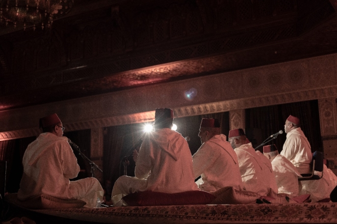 Performance de la Tariqa Charkawiya, Festival de Fès des musiques sacrées du monde, 2022. © Michela Buonvino Performance de la Tariqa Charkawiya, Festival de Fès des musiques sacrées du monde, 2022. © Michela Buonvino