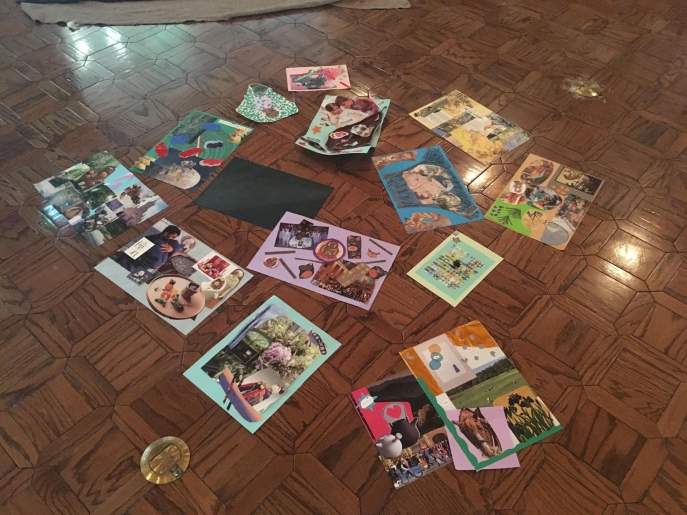 photo couleur de tous les collages fait par les participants